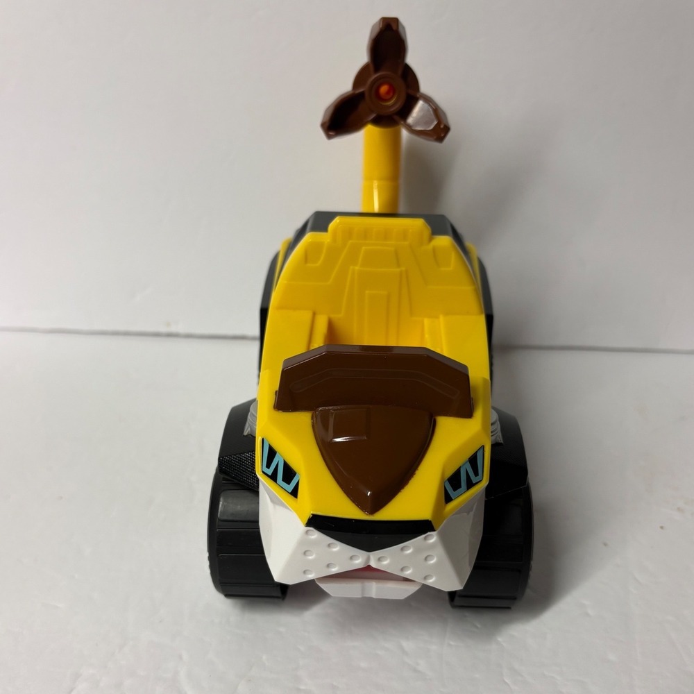 Paw Patrol Cat Pack Leo Figure and Transforming Lion Toy Truck Vehicle Set - Picture 4 of 8